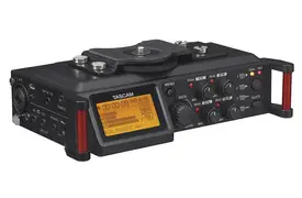Tascam DR-70D 4-Spur-Audiorecorder für Tonaufnahmen mit DSLR-Kameras
