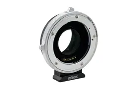 Metabones Canon EF an Canon EOS R (RF) T Cine Speed Booster ULTRA 0.71x Adapt.