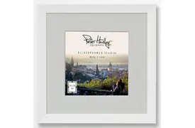 Peter Hadley Nina 20x20 cm weiß, Holzrahmen mit Passepartout 13x13 cm