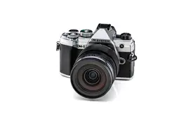 OM SYSTEM OM-5+2,8/12-40mm PRO II silber Kamerakit