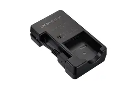 OM SYSTEM UC-92 Mehrfach-Ladegerät für LI-90B / LI-92B